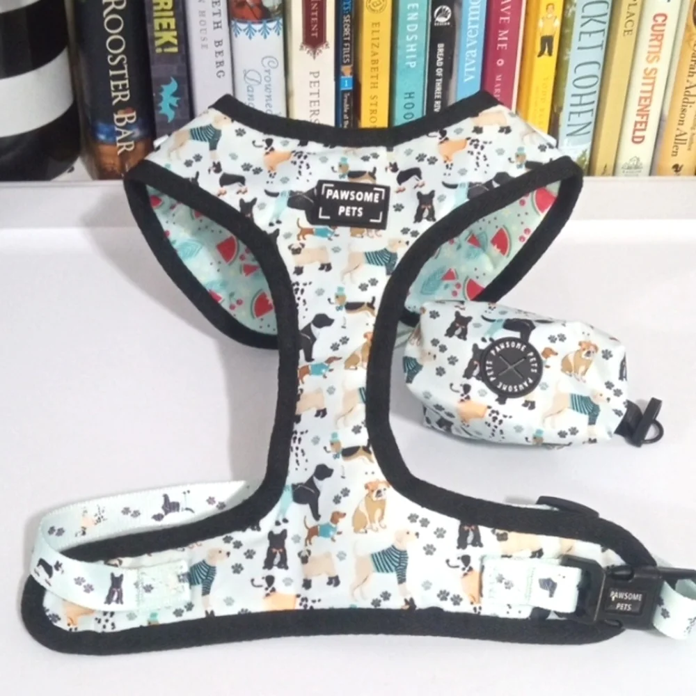 DOG HARNESS AND PET WASTE BAG DISPENSER TWO PIECE SET SIZE MEDIUM NWOT
